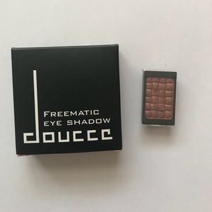 Freematic Rosegold Eyeshadow
